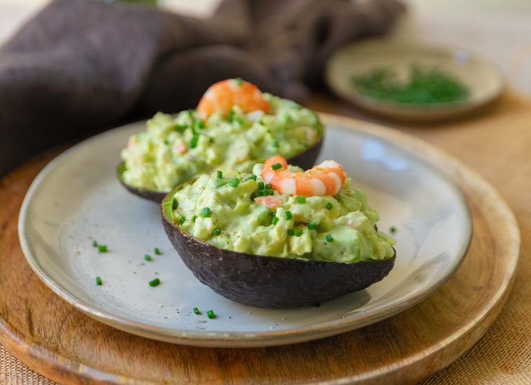 Aguacate Relleno de Langostinos y Salsa Rosa