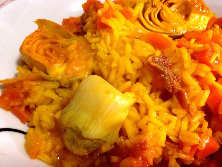 Alcachofas con arroz y jamón