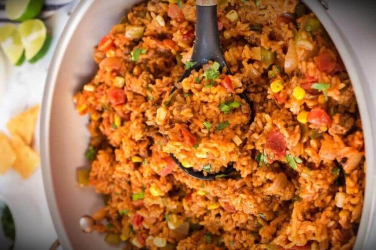 Arroz con carne picada y tomate