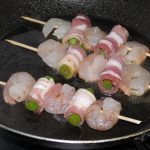 brochetas-de-gambones-asados