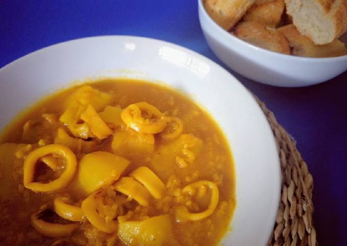 Cómo hacer calamares con patatas a la marinera