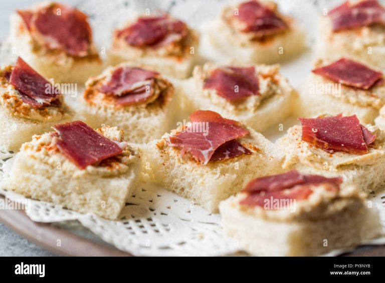 Canapés con Humus de Garbanzos