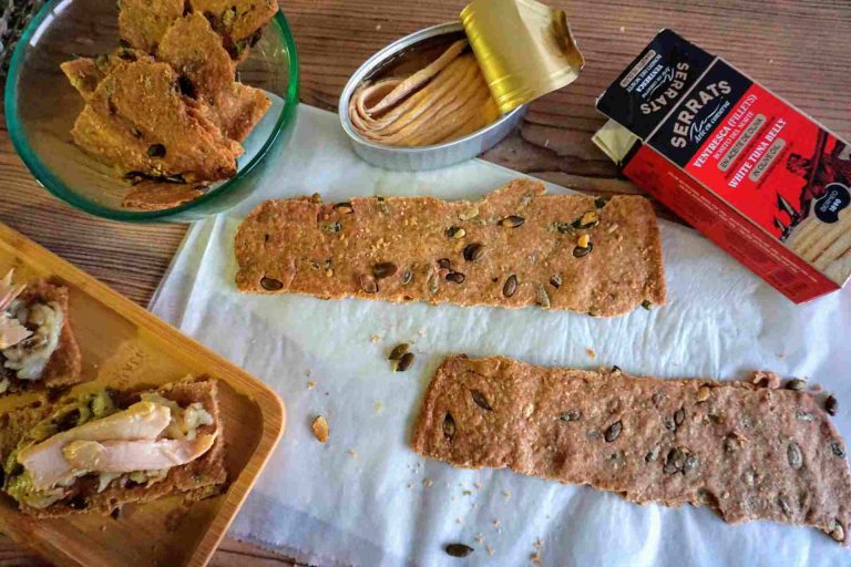 Canapés con ventresca de bonito