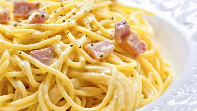 Carbonara con Huevo y Leche