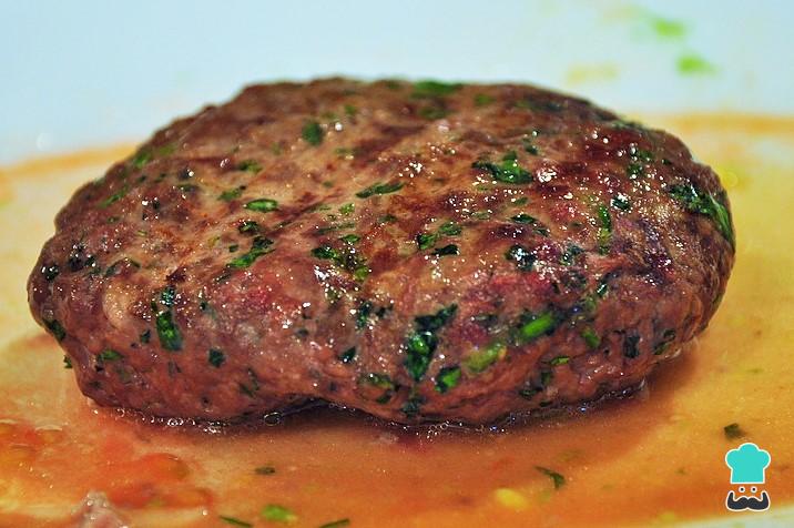 Cómo Aliñar Carne Picada de Ternera para Hamburguesas