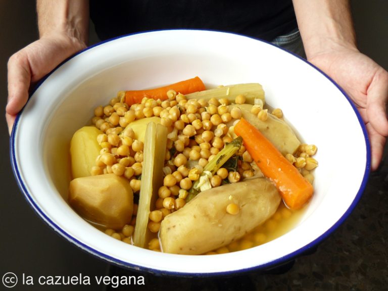 Receta de Cocido en Olla Normal con Garbanzos de Bote