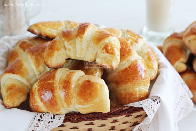 Cómo hacer croissants de mantequilla con hojaldre comprado