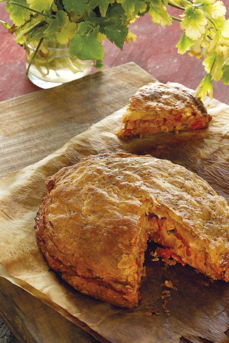 Empanada de Hojaldre con Atún y Huevo