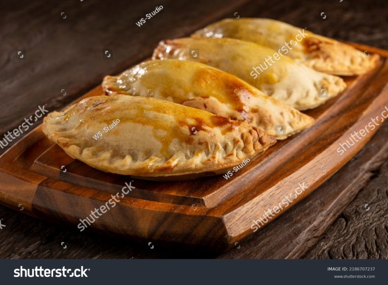 Masa de Empanada con Vino Blanco y Pimentón