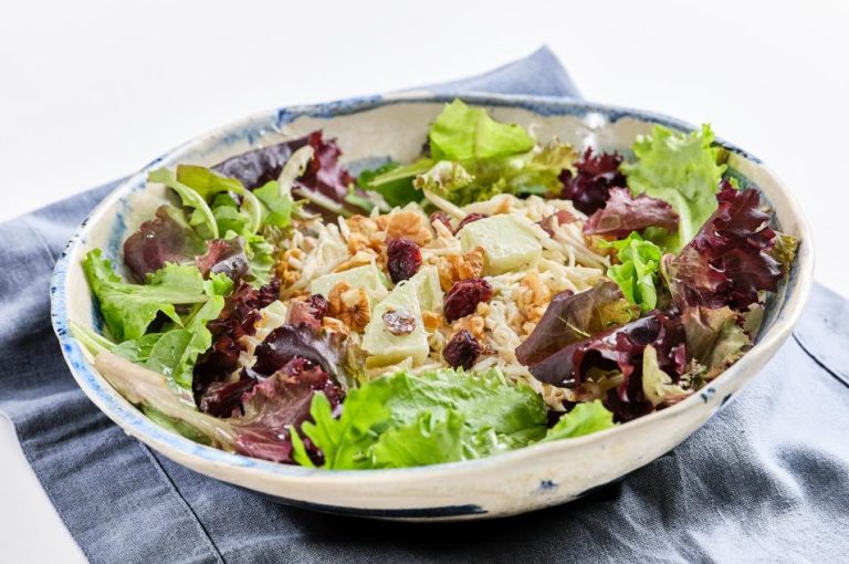 Ensalada de Burrata y Salmón