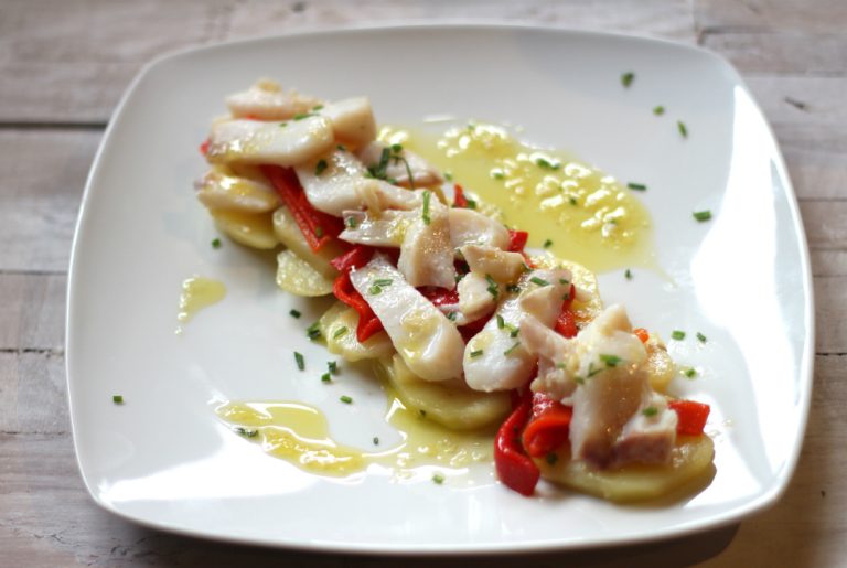 Ensalada con Lascas de Bacalao