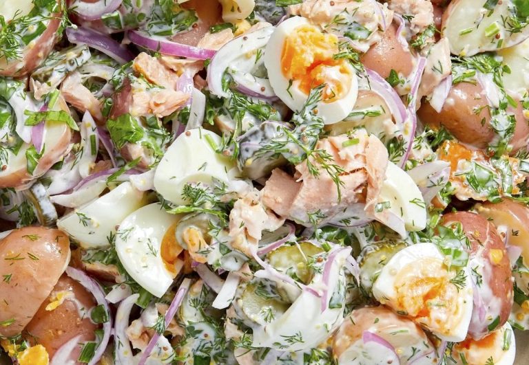 Ensalada con Sobras de Salmón