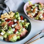 ensalada-de-aguacate-salmon-y-queso-fresco