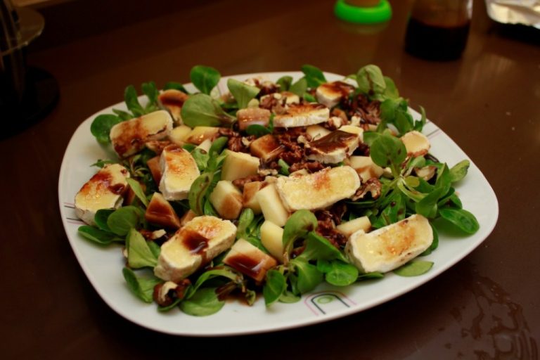 Ensalada de Canónigos y Queso Fresco