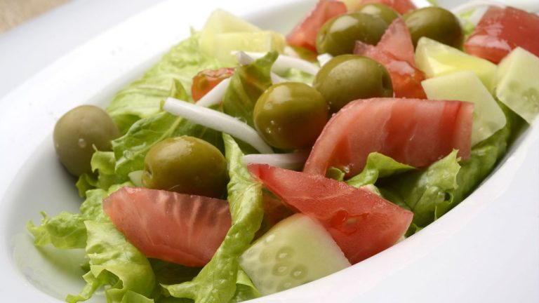 Ensalada de Lechuga y Tomate: Calorías