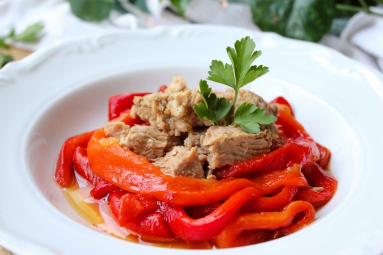 Ensalada de Pimientos del Piquillo y Huevo Duro