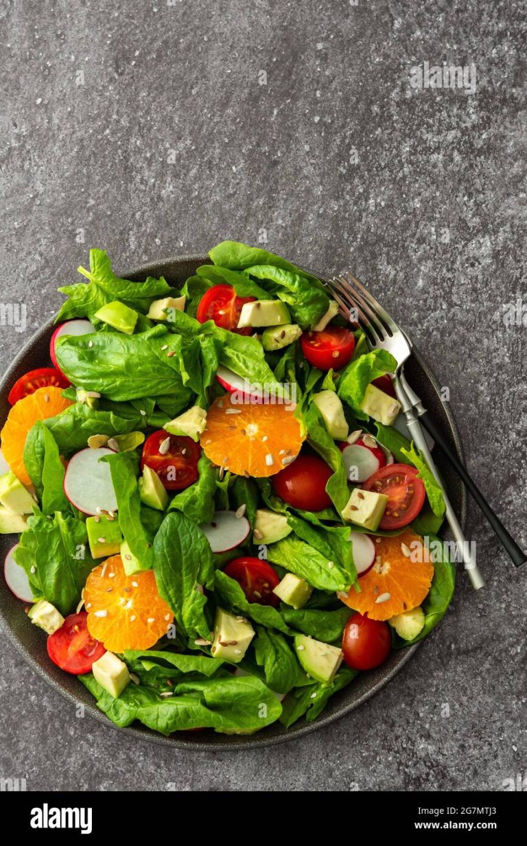 Ensalada con Huevos de Codorniz y Aguacate