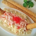 ensaladilla-rusa-con-palitos-de-cangrejo