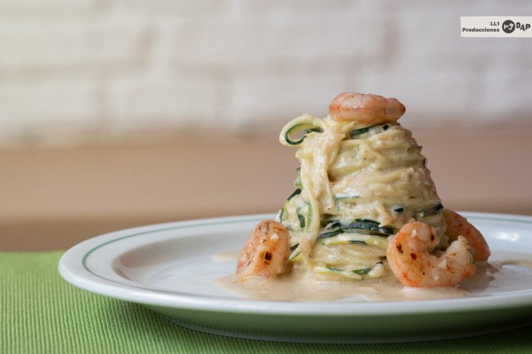 Receta: Espaguetis de calabacín con gambas