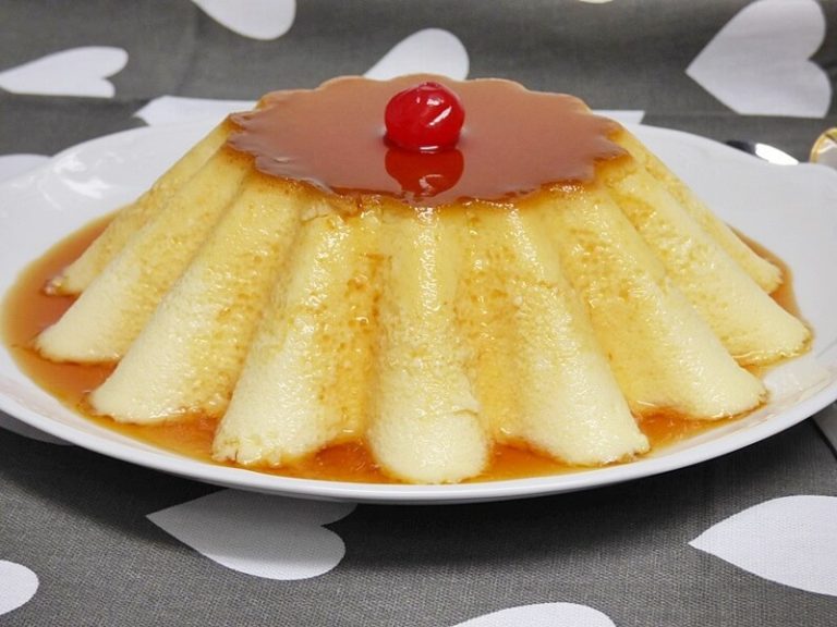 Flan de 8 huevos al baño maría