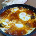 Huevos al plato en sartén huevos-al-plato