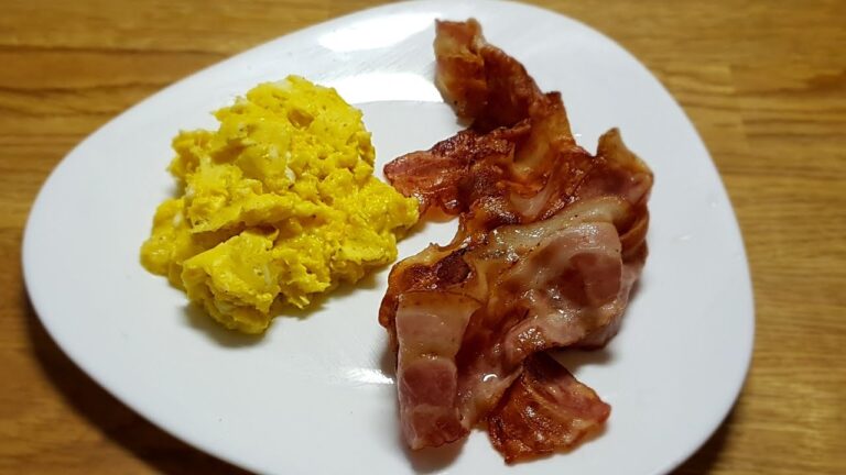 Huevos Revueltos con Tocino