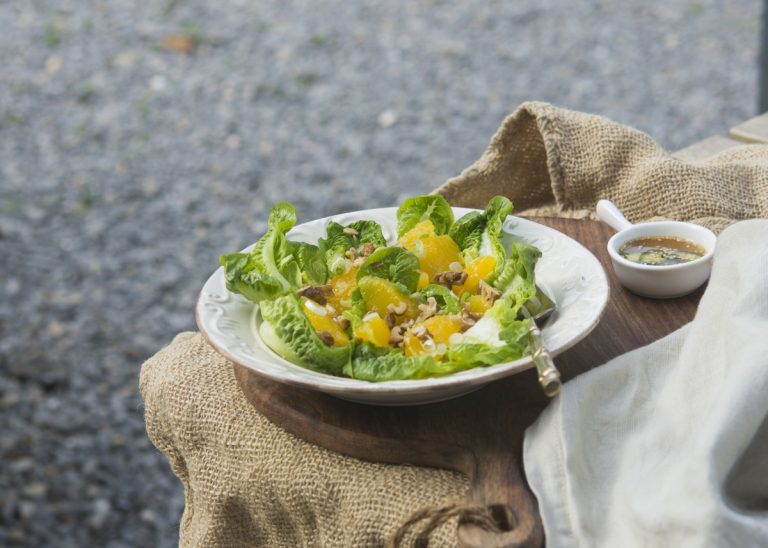 Ensalada de Aguacate, Salmón y Nueces