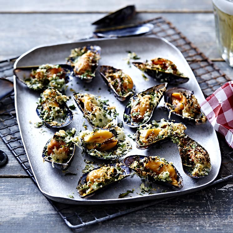 Canapés de Mejillones con Queso