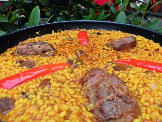 Paella con solomillo de cerdo