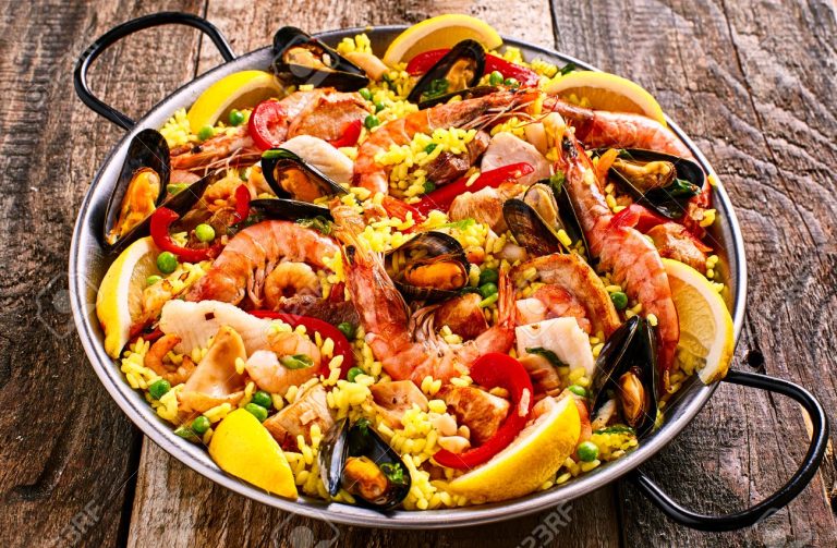 Paella de Verduras y Carne