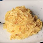 pasta-con-bechamel-y-huevo