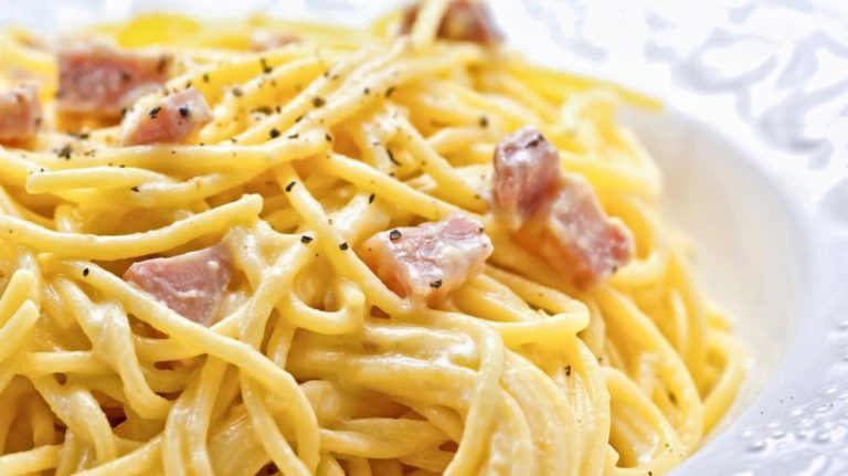 Cómo hacer salsa carbonara con huevo