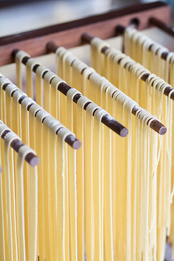 Cómo hacer pasta fresca sin máquina