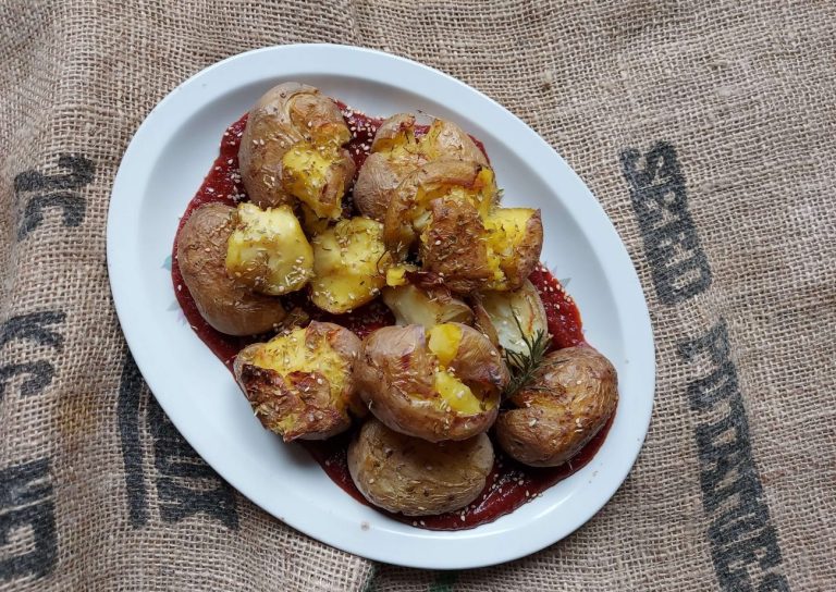 Cómo hacer Patatas a lo Pobre al Horno