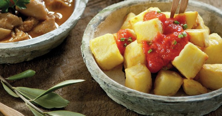 Cómo hacer patatas bravas crujientes