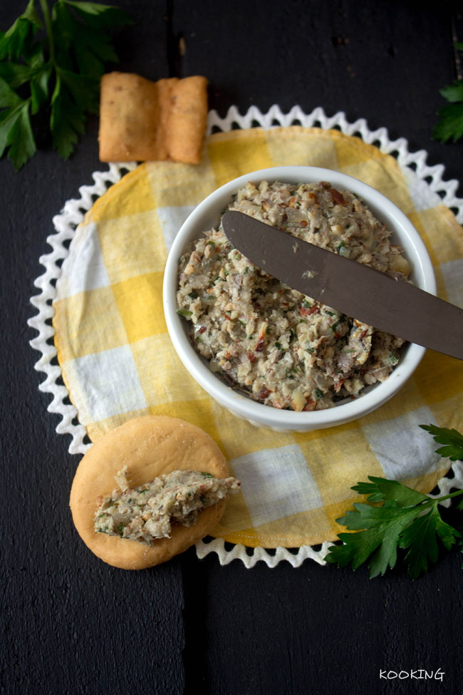 Bolitas de Pate con Almendras