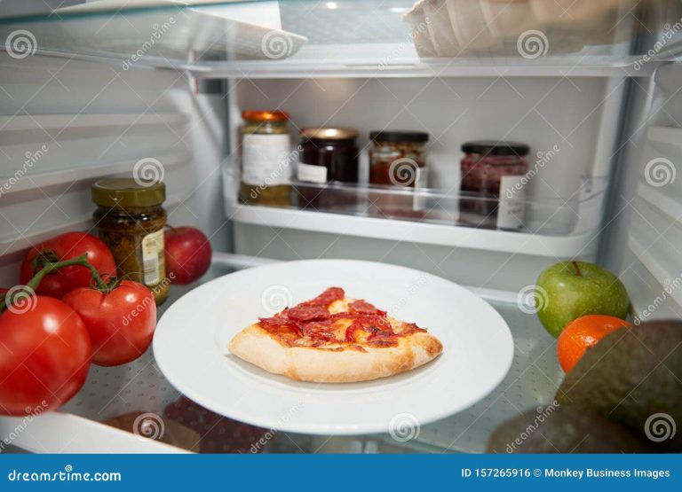 ¿Cuánto tiempo dura la masa de pizza en el refrigerador?