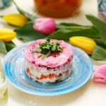 Tartar de Salmón con Aguacate y Huevo plato-apetitoso-y-colorido