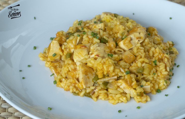 Arroz con Pollo y Guisantes