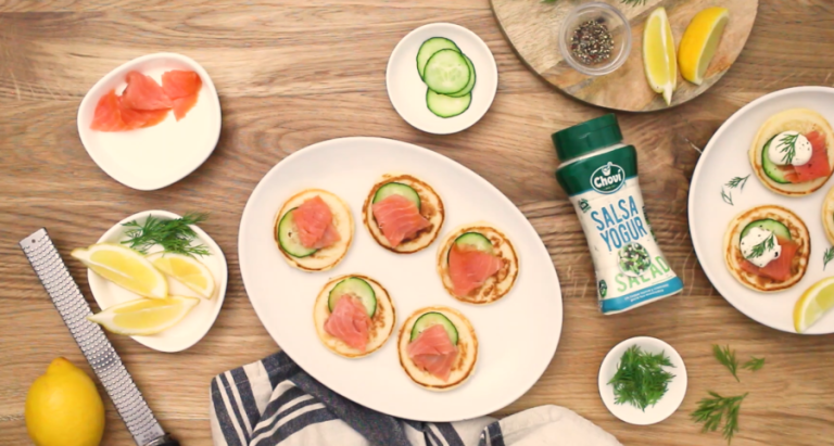 Blinis con Salmón y Queso Crema