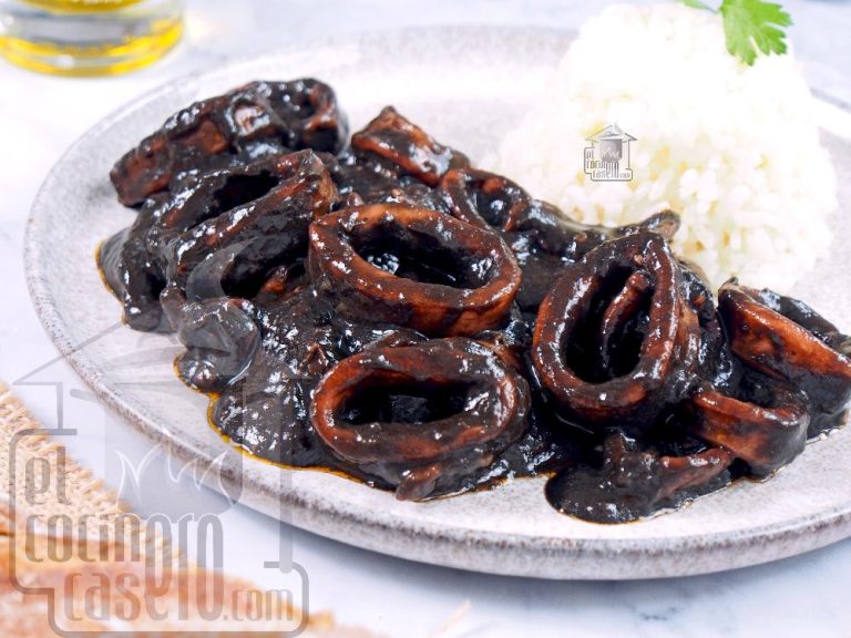 Calamares guisados con patatas y guisantes