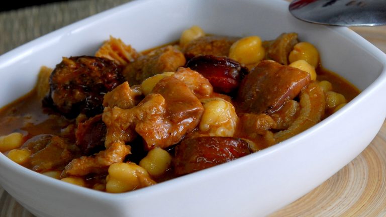 Cómo hacer callos con garbanzos de bote