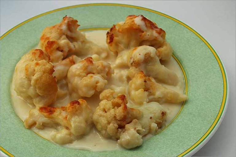 Coliflor con Bechamel y Huevo