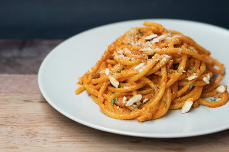 Espaguetis con Tomates Cherry y Ajo