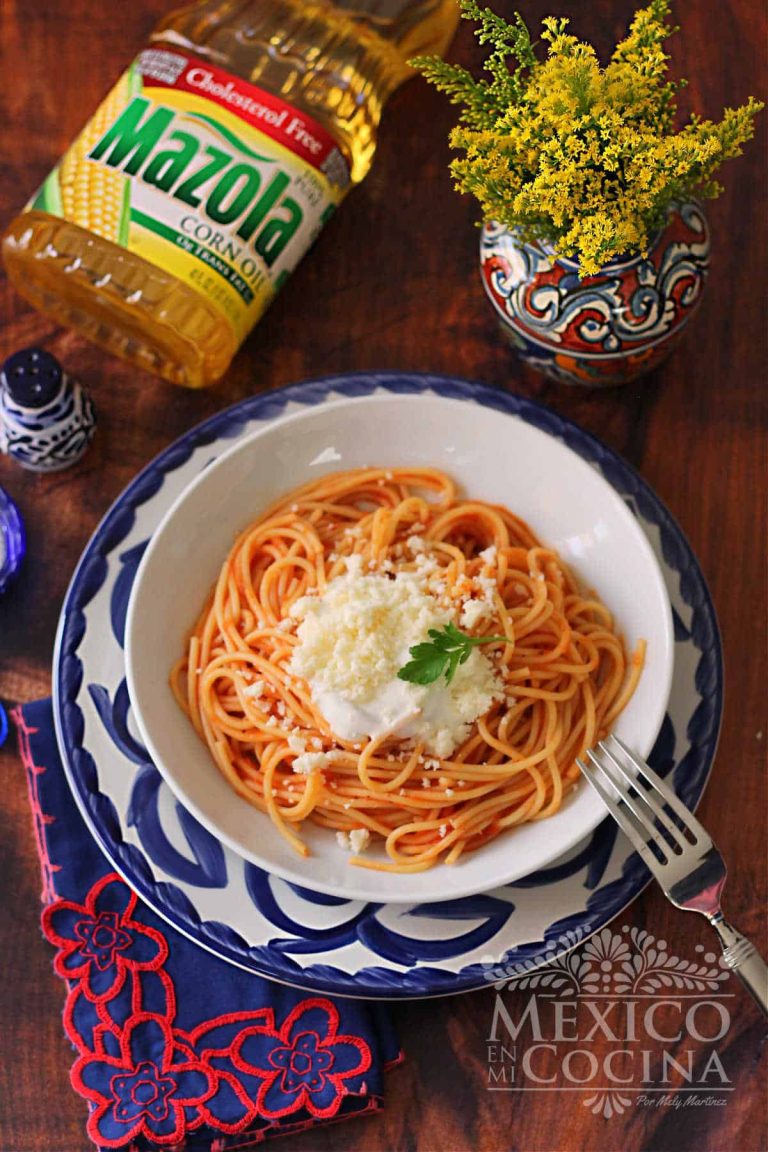 Espaguetis con Bechamel y Tomate