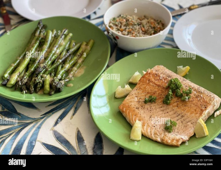 Espárragos Blancos con Salmón Ahumado