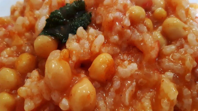 Garbanzos de Bote con Arroz y Huevo Duro