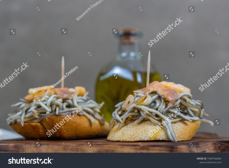 Receta de Gulas con Gambas y Huevos