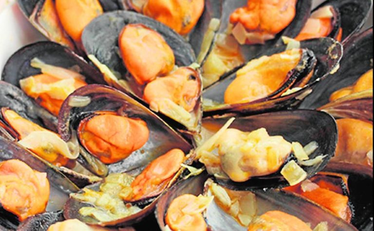 Mejillones a la Vinagreta con Huevo Duro