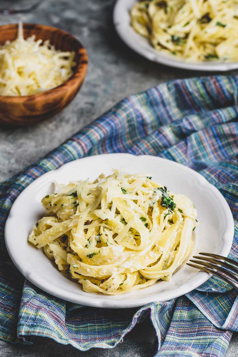 Pasta con Salsa de Yogur Turca